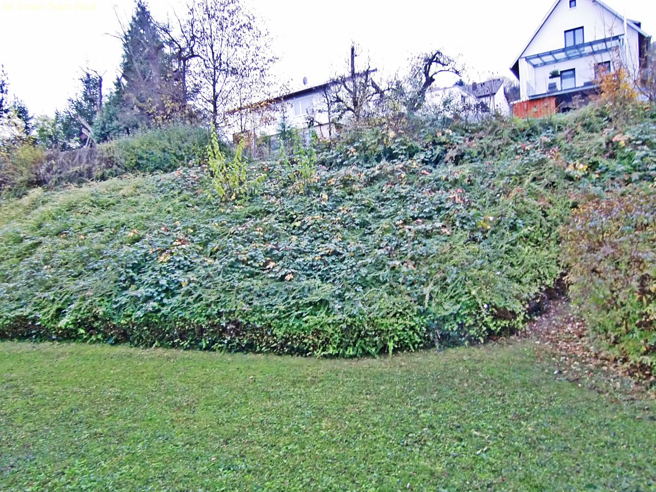 Pfullingen: Schöne Single-Wohnung mit Blick ins Grüne  Pfullingen: Schöne Single-Wohnung mit Blick ins Grüne