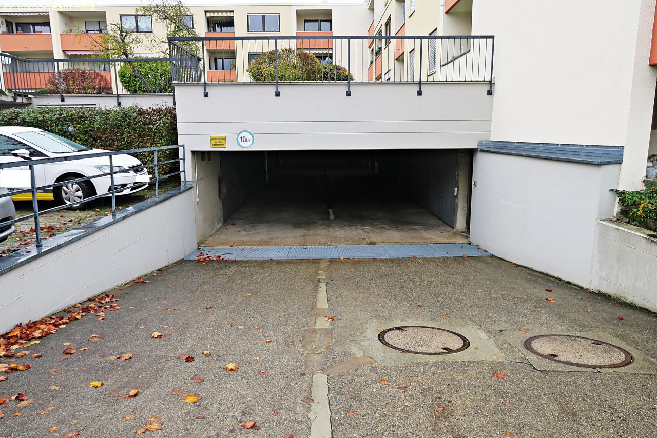Reutlingen: Seltene Gelegenheit, Garage zu verkaufen!  Reutlingen: Seltene Gelegenheit, Garage zu verkaufen!