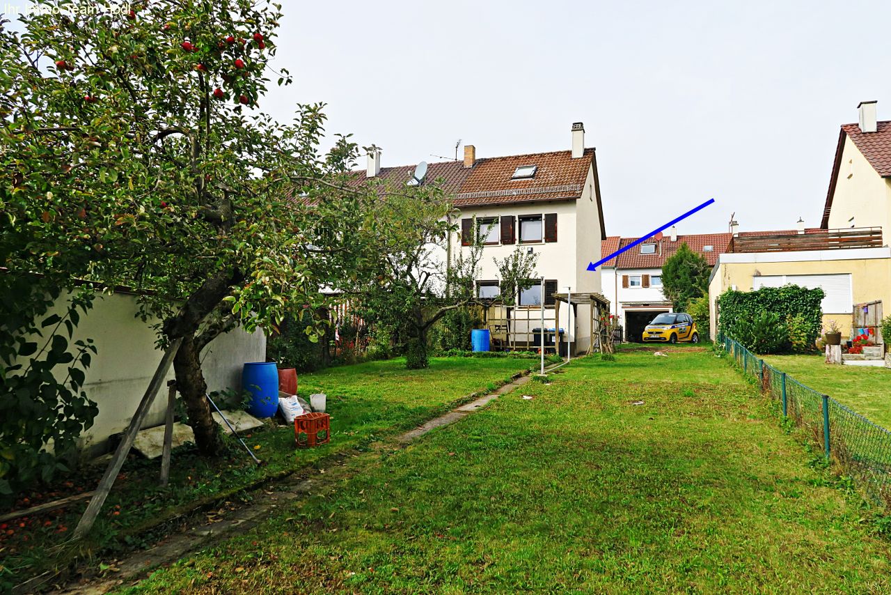 Reutlingen: Sanierungsbedürftiges Reiheneckhaus mit großem Garten und Potenzial für einen Anbau!  Reutlingen: Sanierungsbedürftiges Reiheneckhaus mit großem Garten und Potenzial für einen Anbau!
