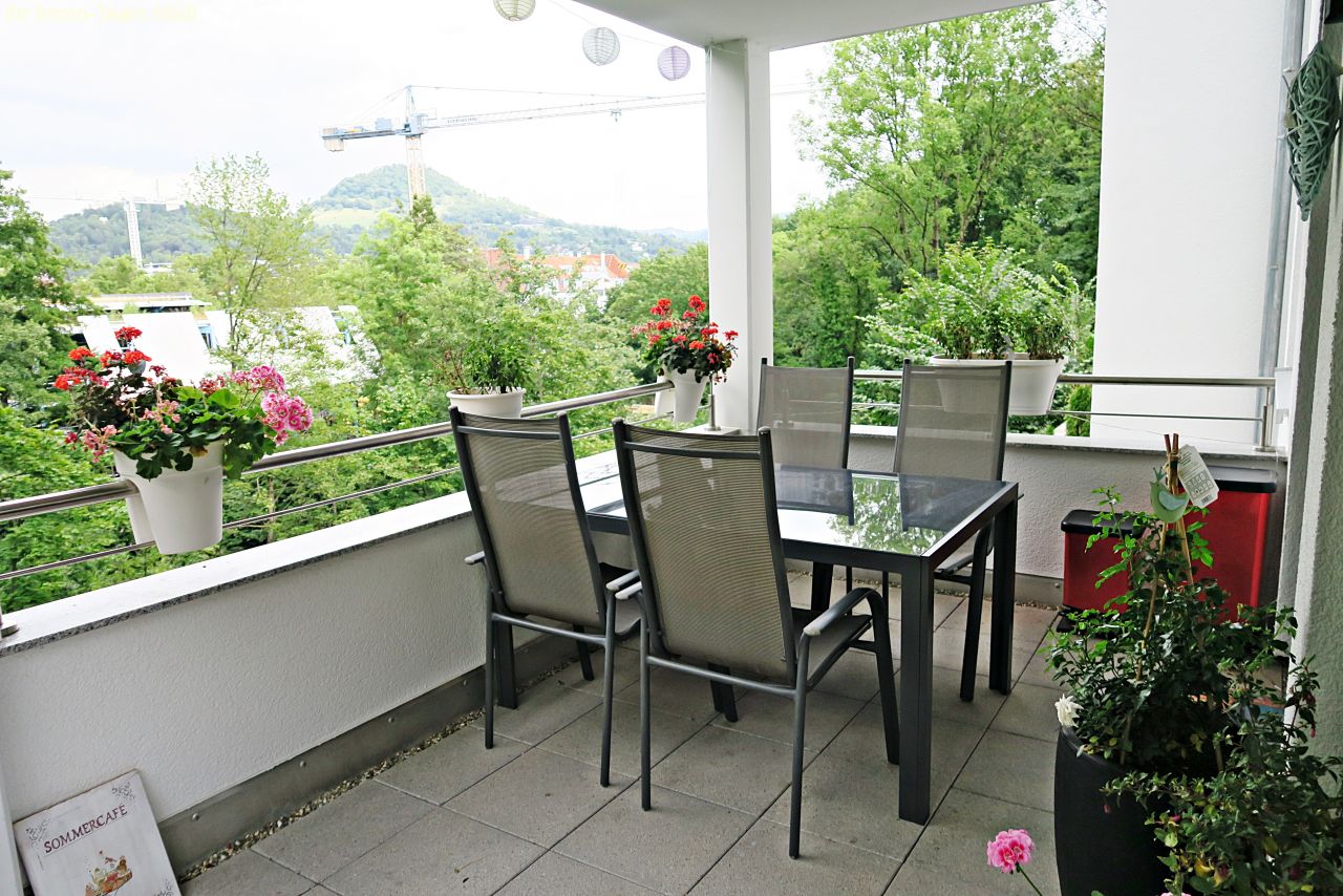Reutlingen: Schöne Wohnung mit Blick ins Grüne  Reutlingen: Schöne Wohnung mit Blick ins Grüne