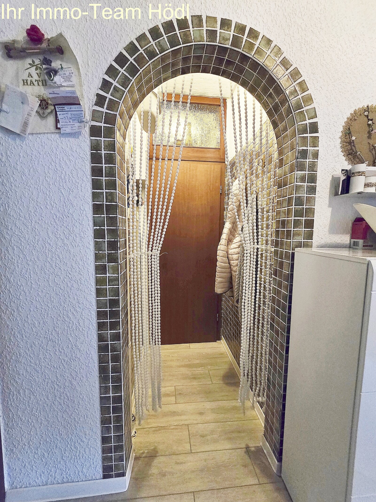 Mehrfamilienhaus mit drei Wohneinheiten, zwei Garagen und herrlichem Blick!!!