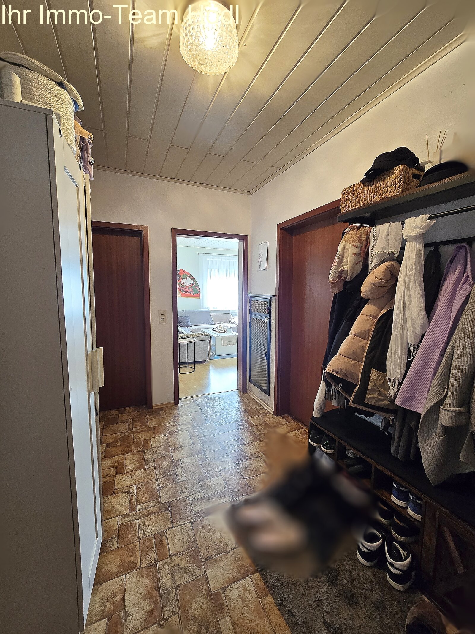 Mehrfamilienhaus mit drei Wohneinheiten, zwei Garagen und herrlichem Blick!!!