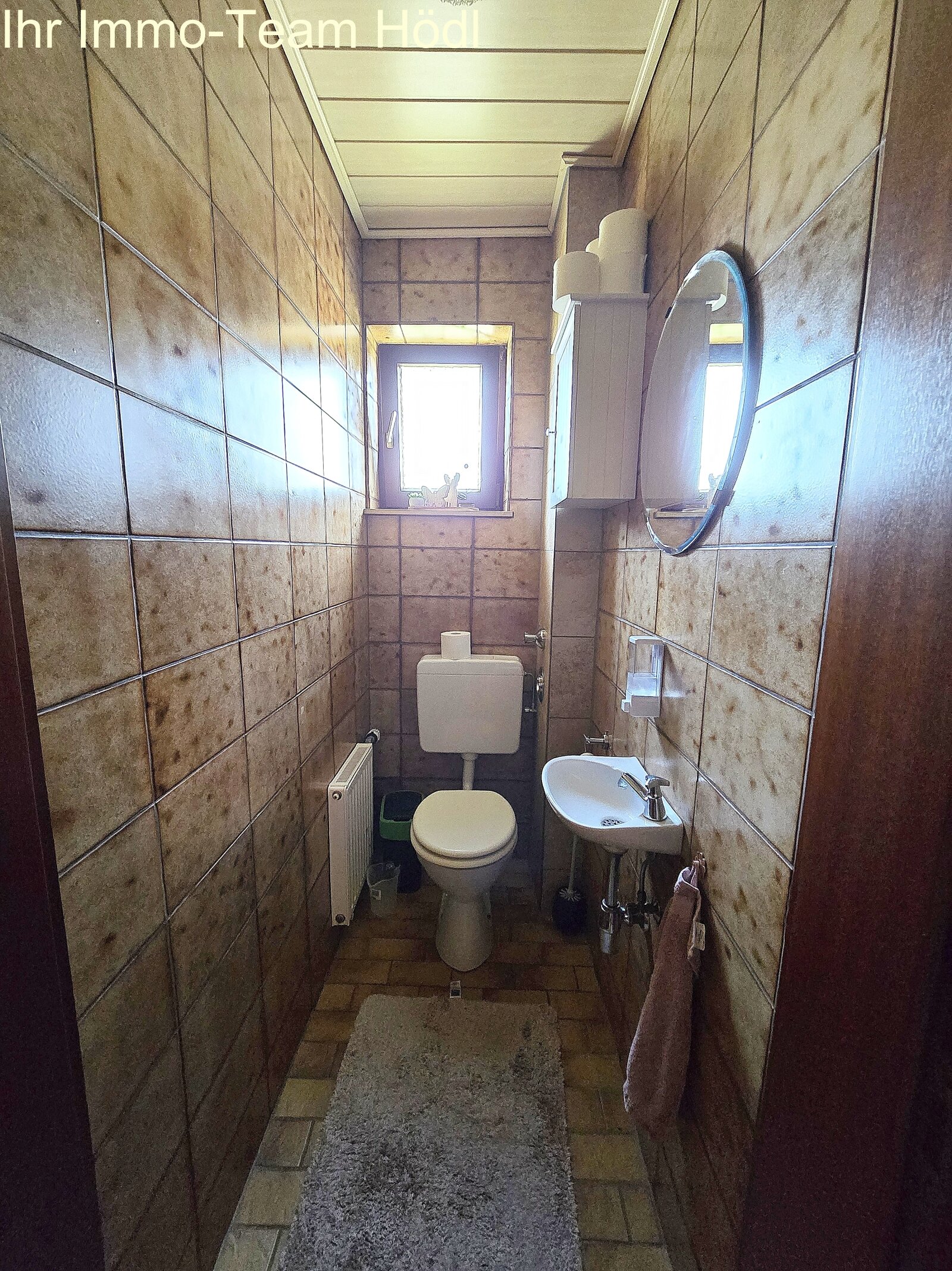 Mehrfamilienhaus mit drei Wohneinheiten, zwei Garagen und herrlichem Blick!!!