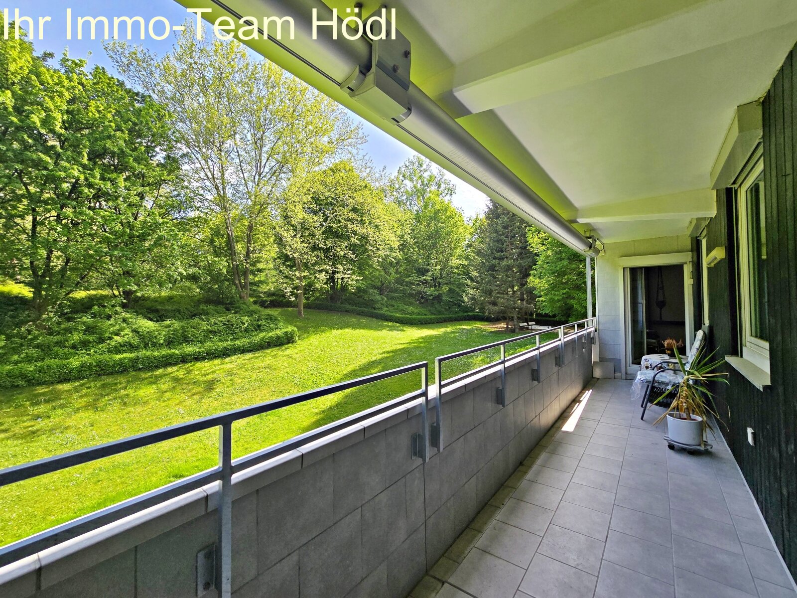 Große Wohnung mit Blick ins Grüne sucht neuen Eigentümer!!