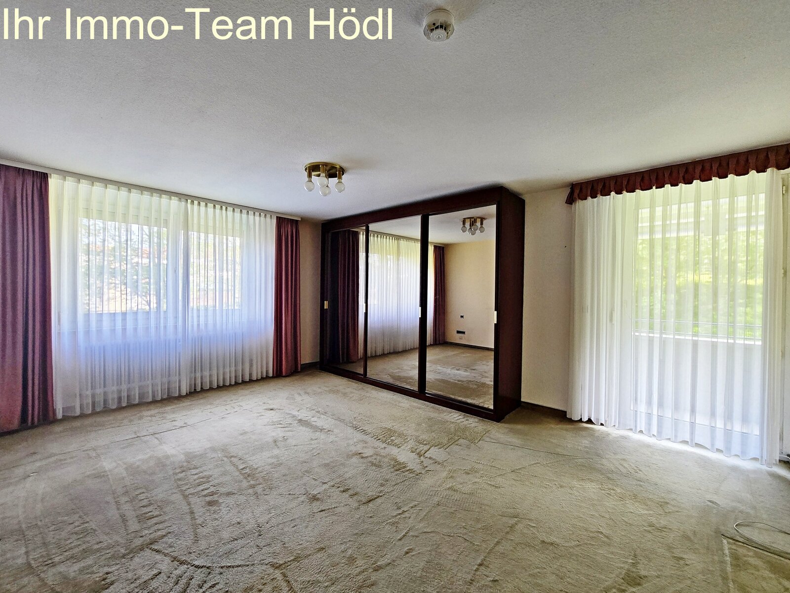 Große Wohnung mit Blick ins Grüne sucht neuen Eigentümer!!