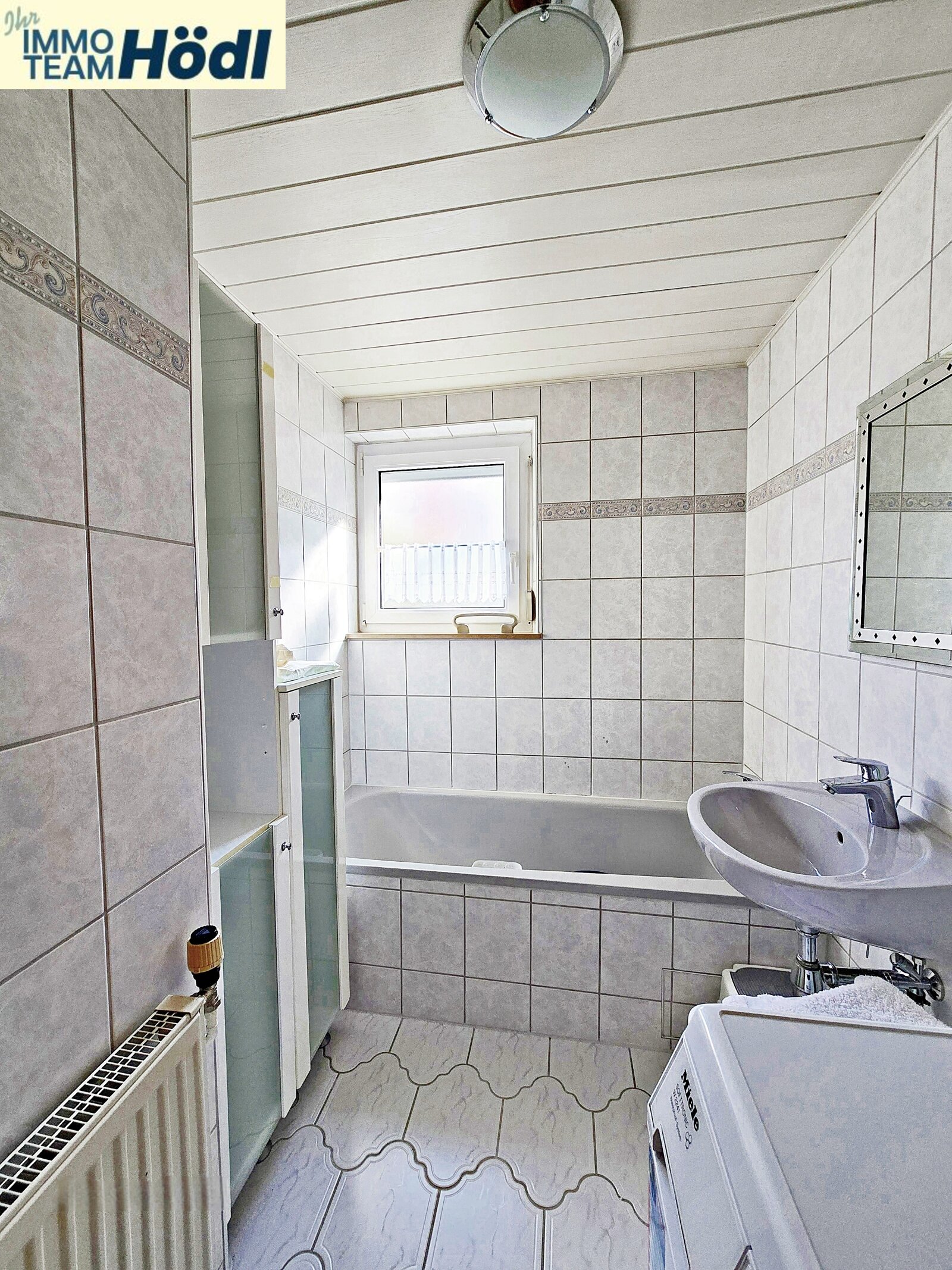 Helle 3-Zimmerwohnung mit Balkon und Garage in Pfullingen!!