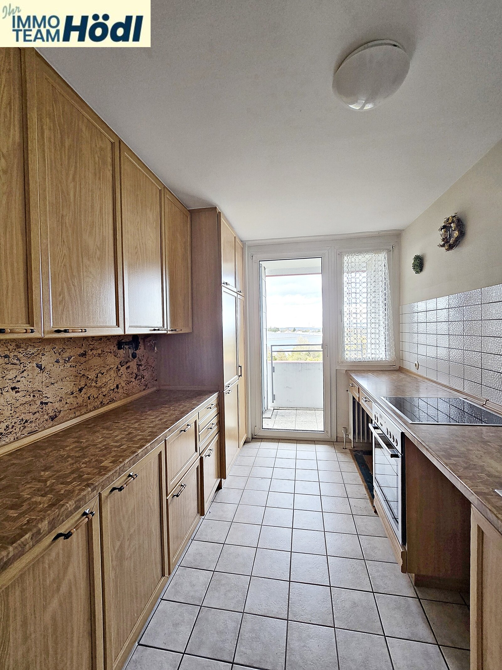 Familien aufgepasst !! Große Wohnung mit tollem Ausblick sucht neuen Eigentümer!!