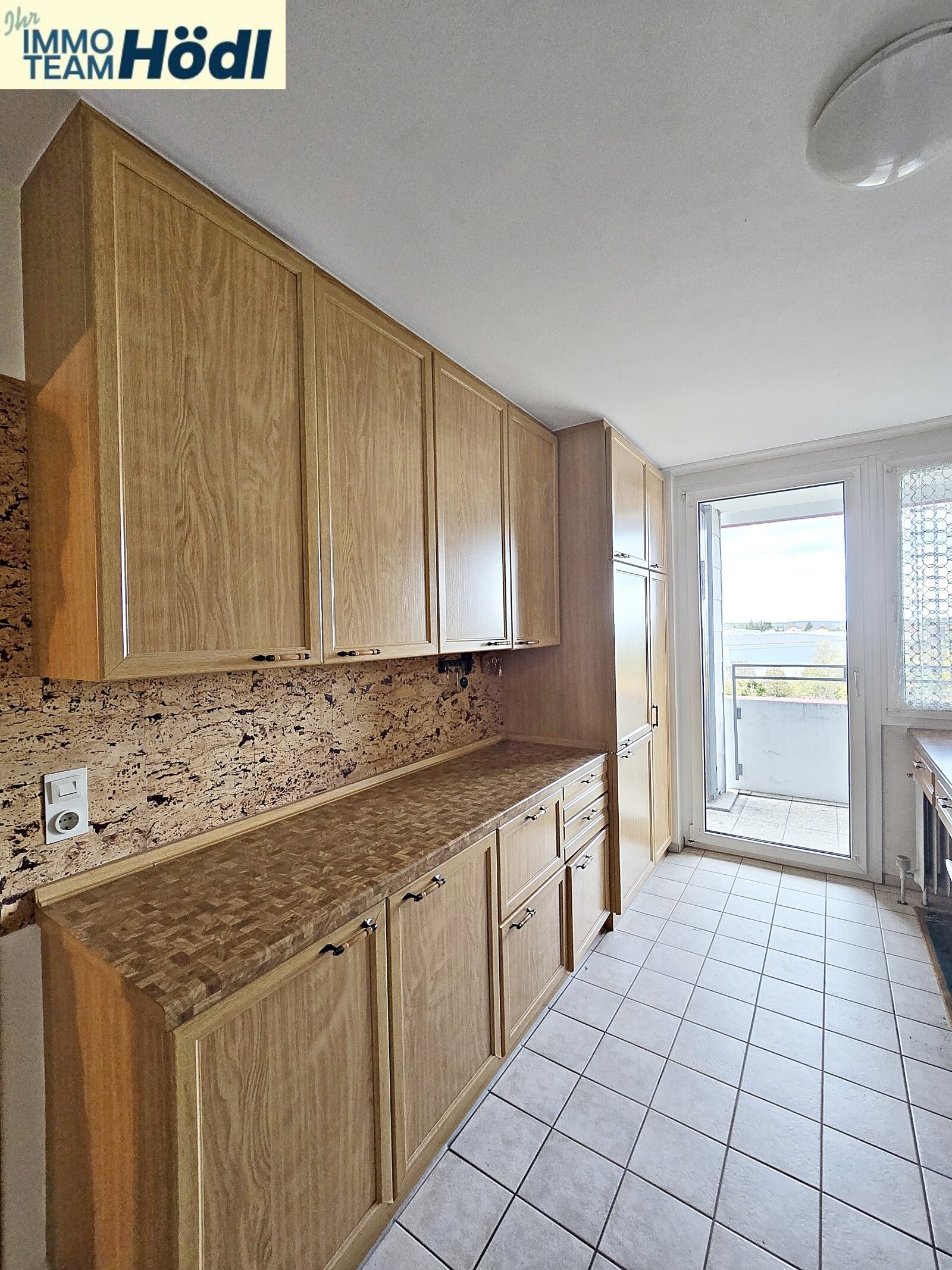 Familien aufgepasst !! Große Wohnung mit tollem Ausblick sucht neuen Eigentümer!!