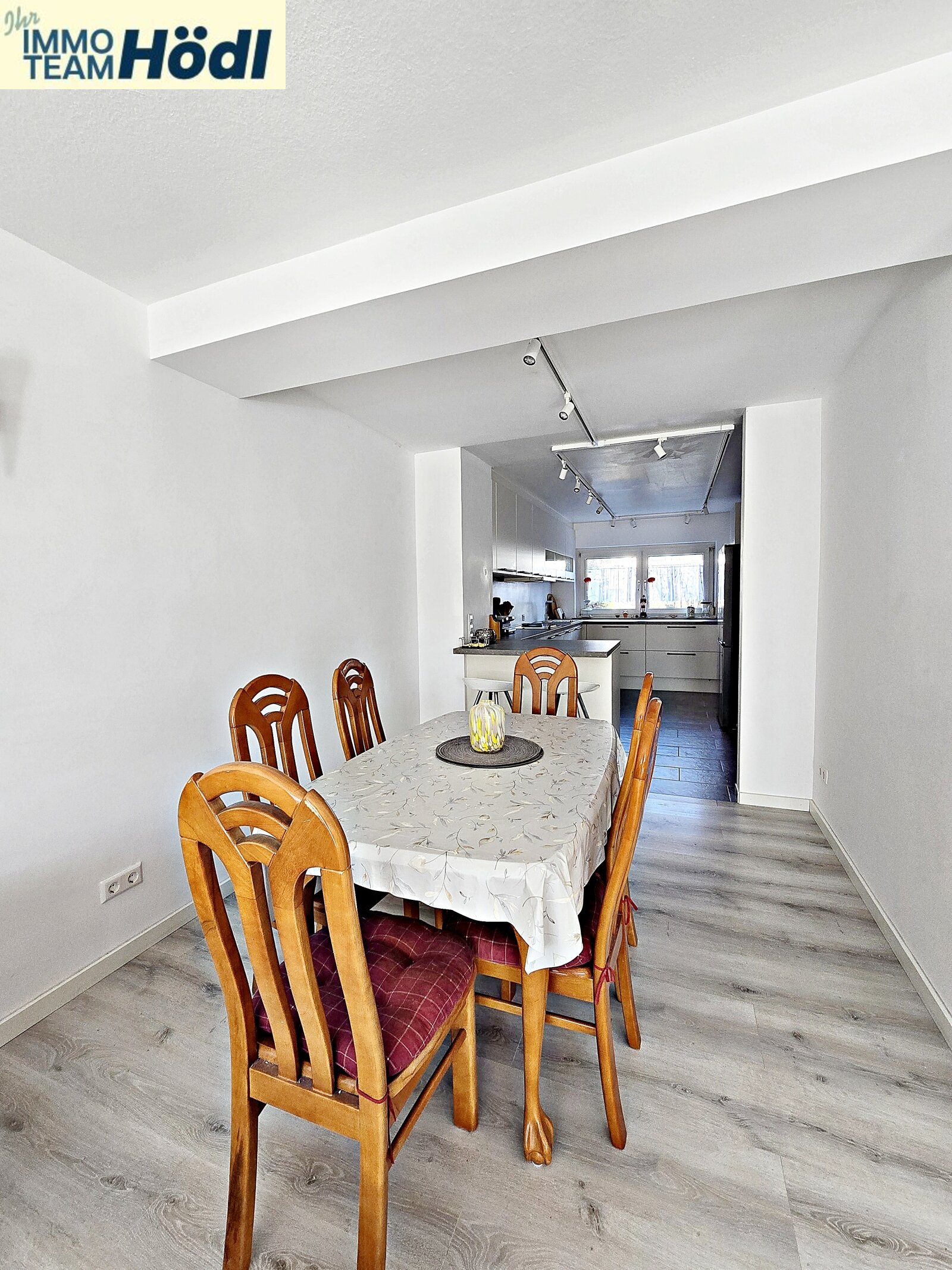 Tolles Reihenmittelhaus mit Garage und AAP im Freien sucht neuen Eigentümer!!