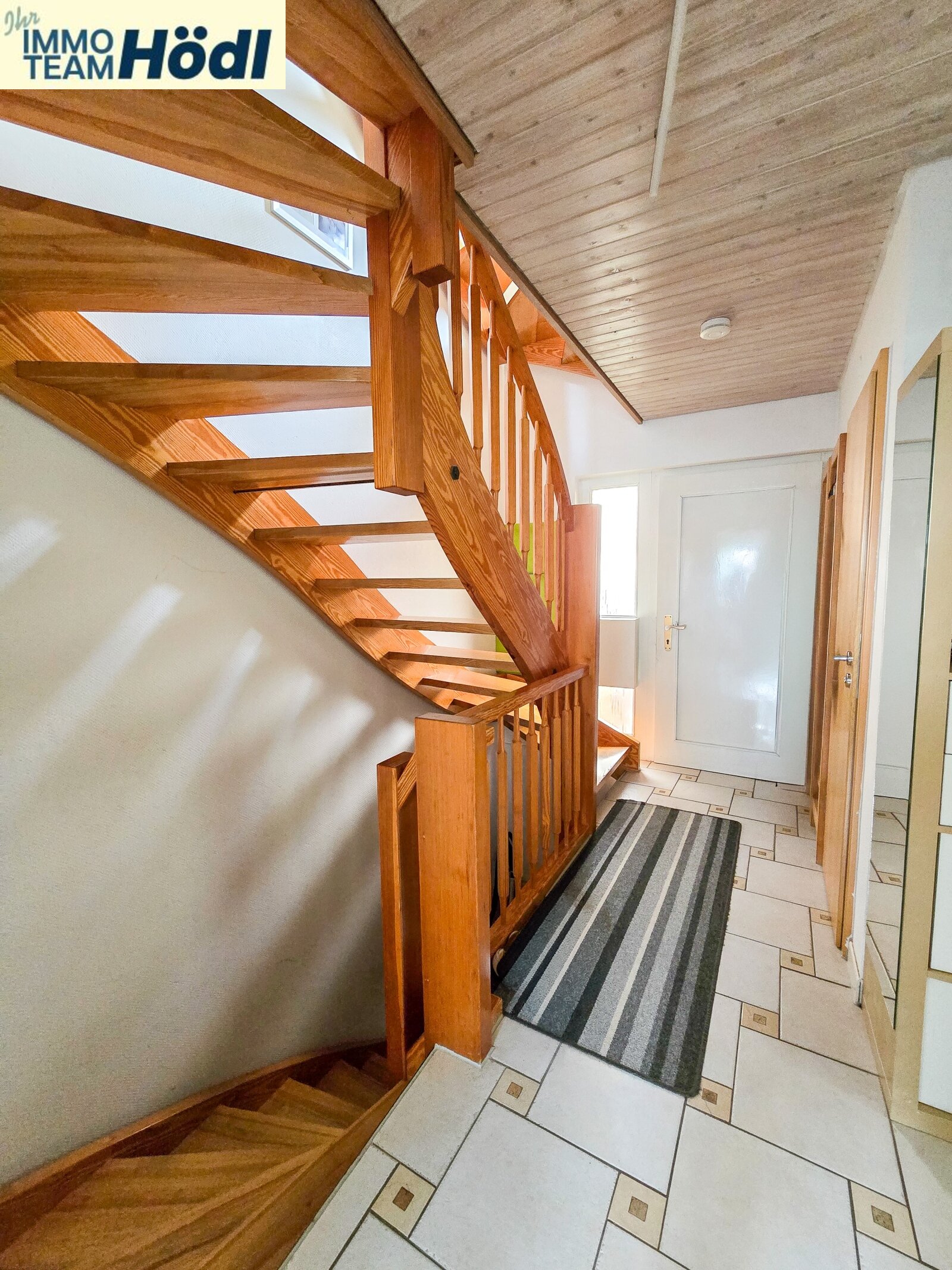 Doppelhaushälfte mit Garten und Garage – viel Platz für die ganze Familie