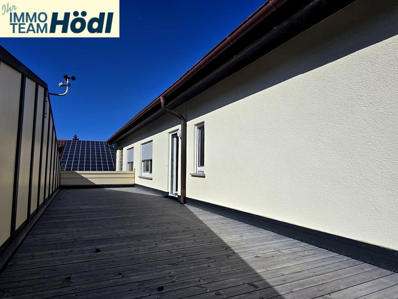 Tolle Wohnung mit Dachterrasse und Garten sucht neue Mieter auch Haustiere (Hunde und Katzen) sind hier herzliche Willkommen!!