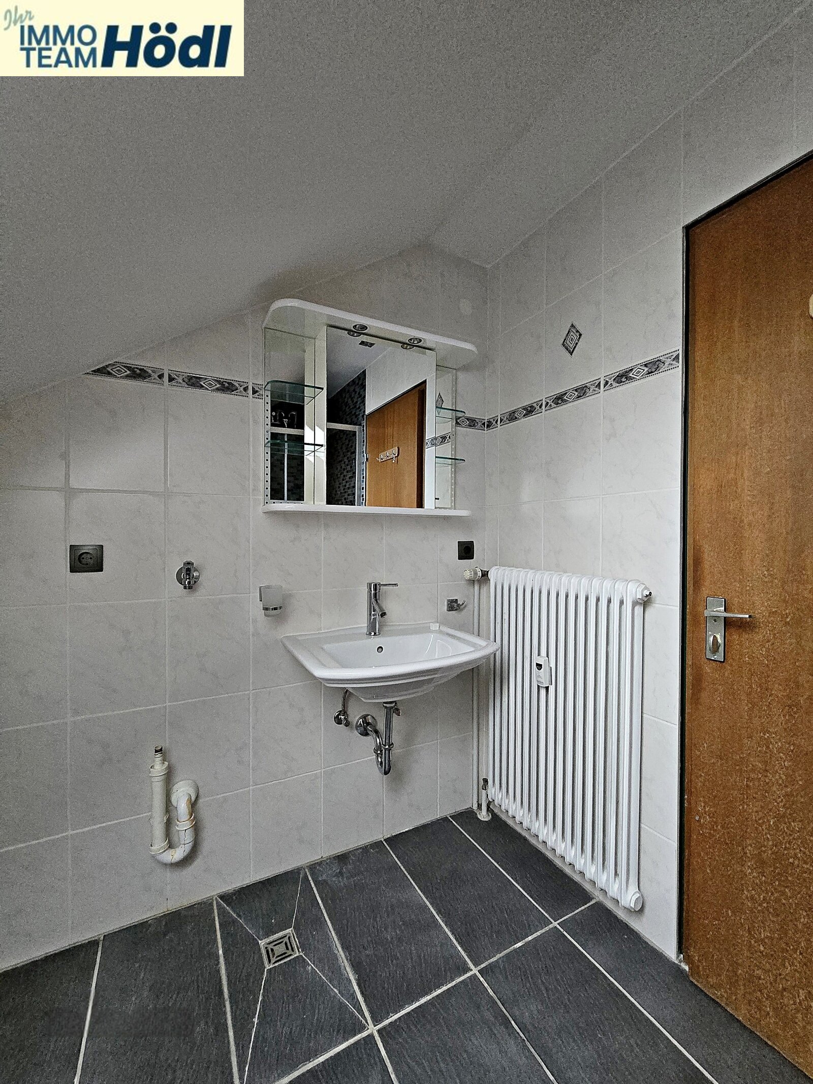 Schöne Wohnung zum Einzug bereit (für max. 3 Personen)