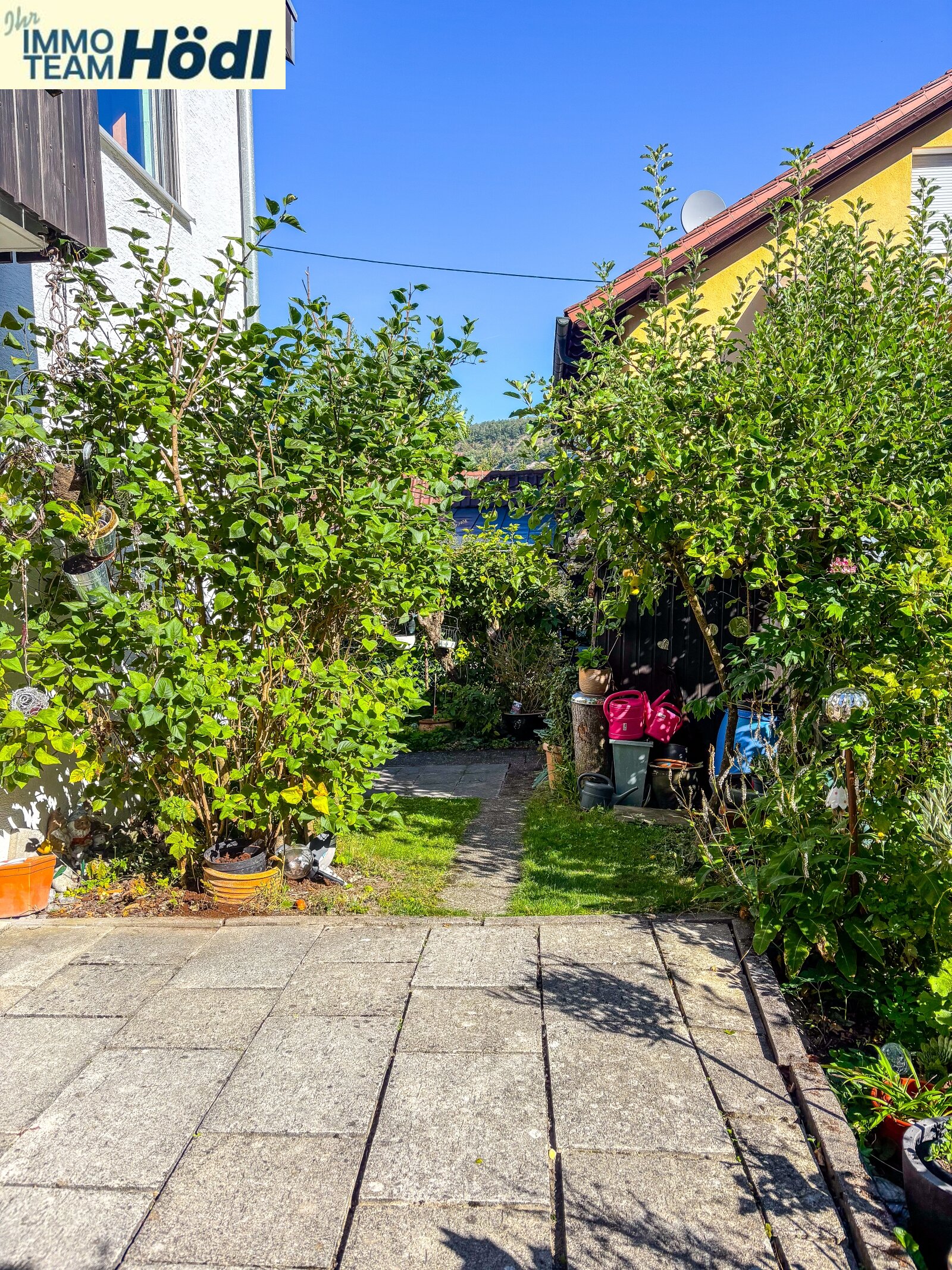 Doppelhaushälfte mit Garten und Garage – viel Platz für die ganze Familie