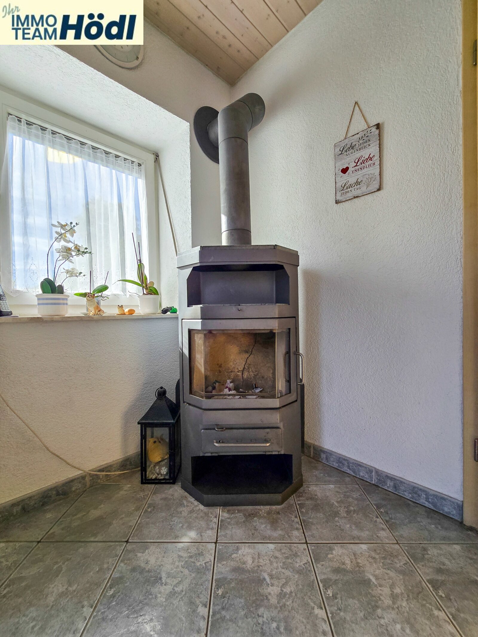 Modernisiertes Reiheneckhaus mit großem Garten, Garage und Klimaanlage