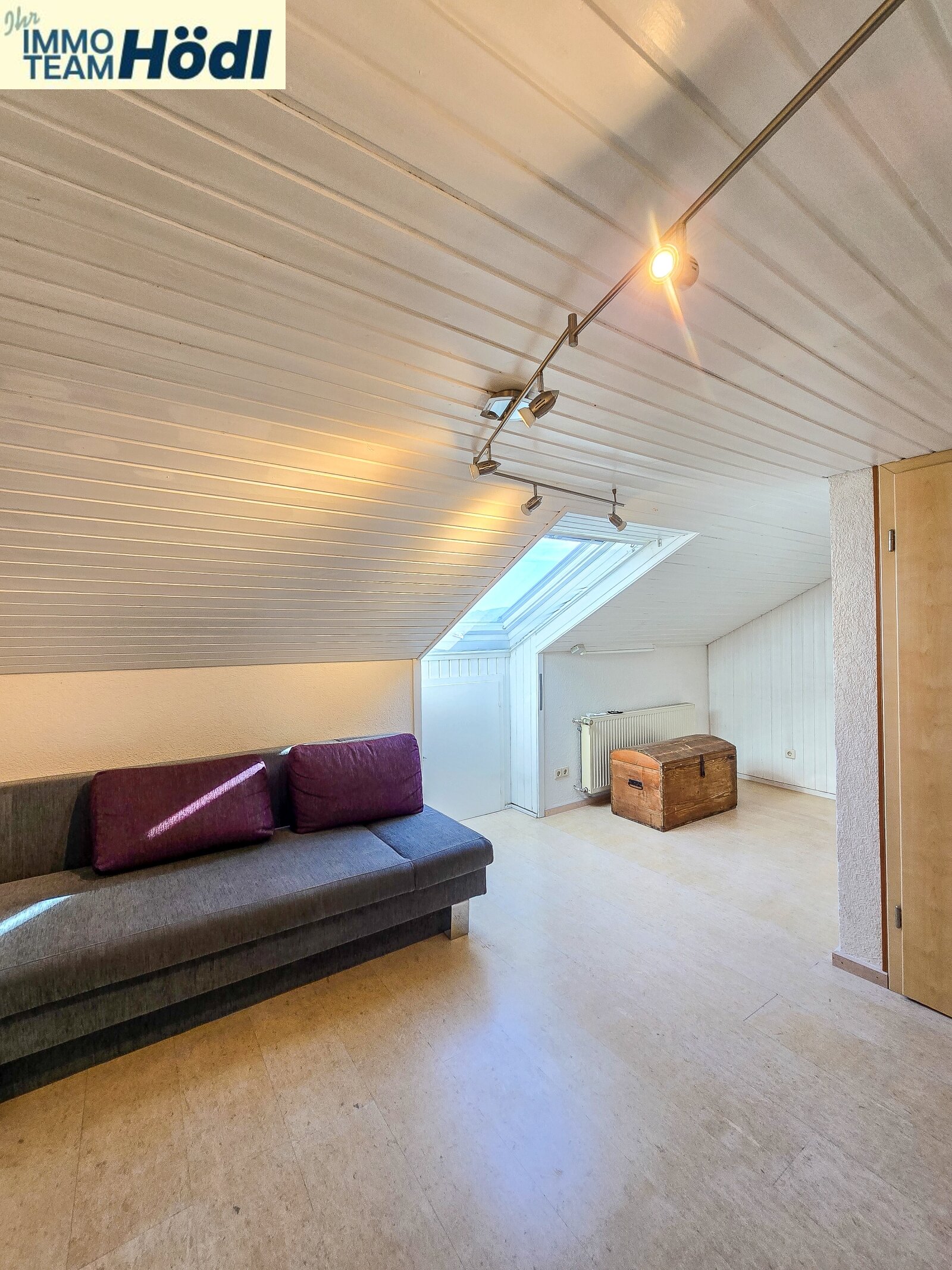 Modernisiertes Reiheneckhaus mit großem Garten, Garage und Klimaanlage