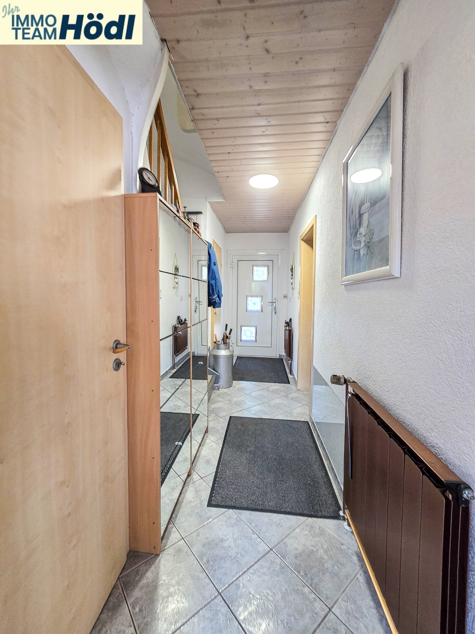 Modernisiertes Reiheneckhaus mit großem Garten, Garage und Klimaanlage