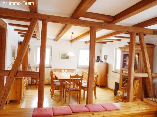 Rottenburg-Teilort: Anwesen mit *saniertem Bauernhaus* Garage, Balkon;Terrasse  Rottenburg-Teilort: Anwesen mit *saniertem Bauernhaus* Garage, Balkon;Terrasse