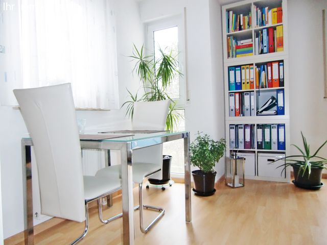 Tübingen: Top gepflegte Singlewohnung auch für die Generation 50+ geeignet  Tübingen: Top gepflegte Singlewohnung auch für die Generation 50+ geeignet