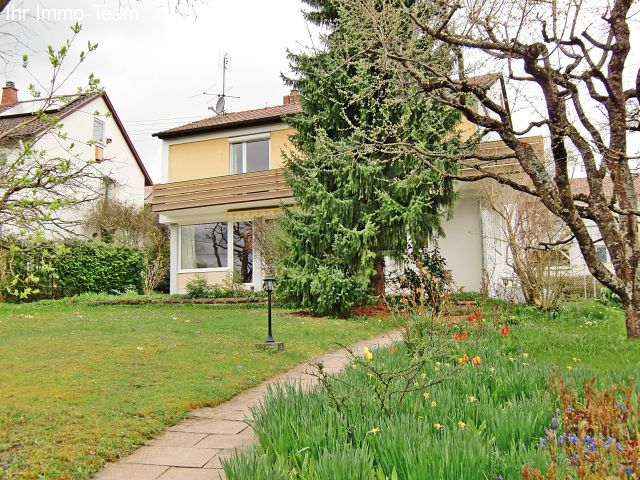 Rottenburg am Neckar: Familien herzlich willkommen, großes Haus mit großem Garten sucht neue Mieter!   Rottenburg am Neckar: Familien herzlich willkommen, großes Haus mit großem Garten sucht neue Mieter!