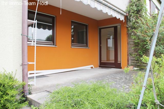 Mössingen: Großzügige 2,5 Zimmerwohnung mit Terrasse und Gartenanteil  Mössingen: Großzügige 2,5 Zimmerwohnung mit Terrasse und Gartenanteil