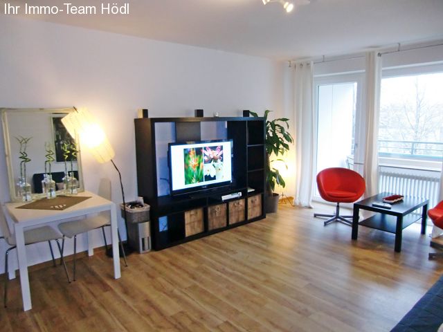 Reutlingen: Helle Wohnung mit Balkon und Garage  Reutlingen: Helle Wohnung mit Balkon und Garage