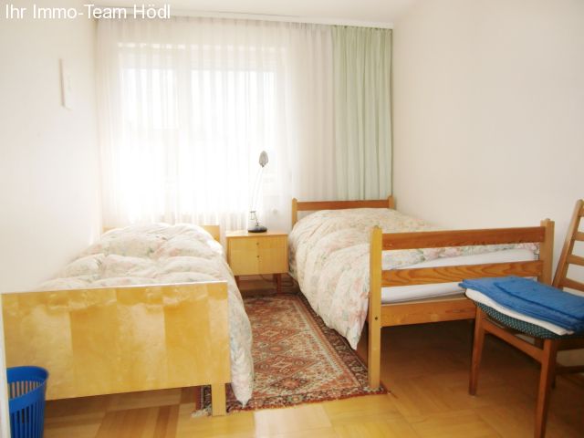Rottenburg am Neckar: Komplett möbliertes Haus sucht Wochenendpendler und Studenten , Zimmer B  Rottenburg am Neckar: Komplett möbliertes Haus sucht Wochenendpendler und Studenten , Zimmer B