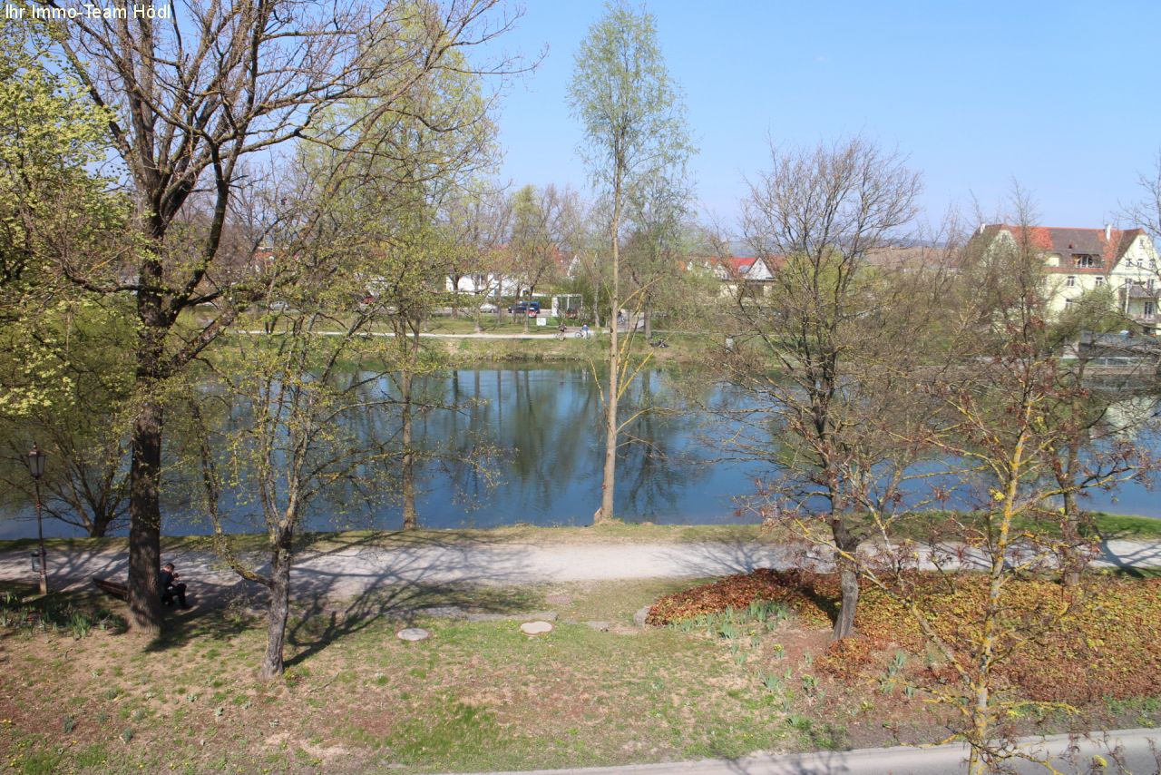 Rottenburg am Neckar: Aussicht garantiert ! Renovieren und Einziehen!  Rottenburg am Neckar: Aussicht garantiert ! Renovieren und Einziehen!