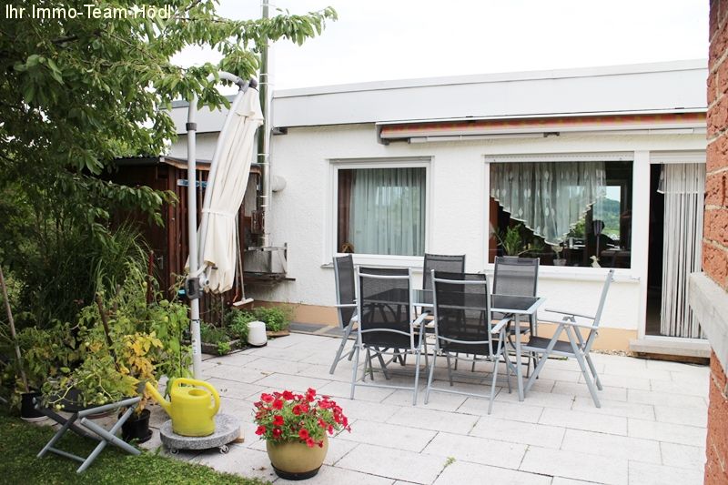 Pfullingen: *Aussicht garantiert* Flachdachbungalow mit Einliegerwohnung!  Pfullingen: *Aussicht garantiert* Flachdachbungalow mit Einliegerwohnung!