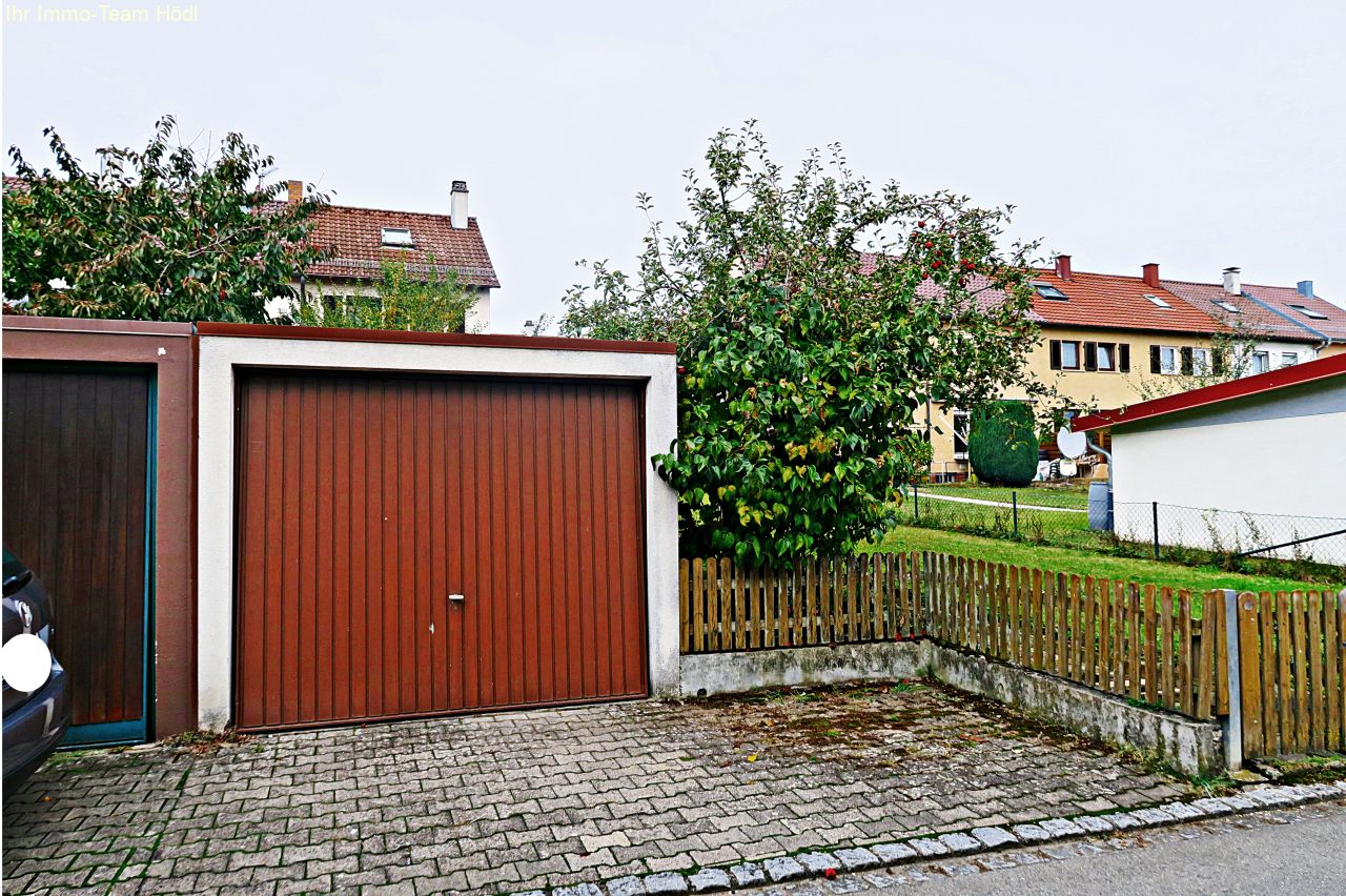 Immobilien Reutlingen Sanierungsbedürftiges Reiheneckhaus mit