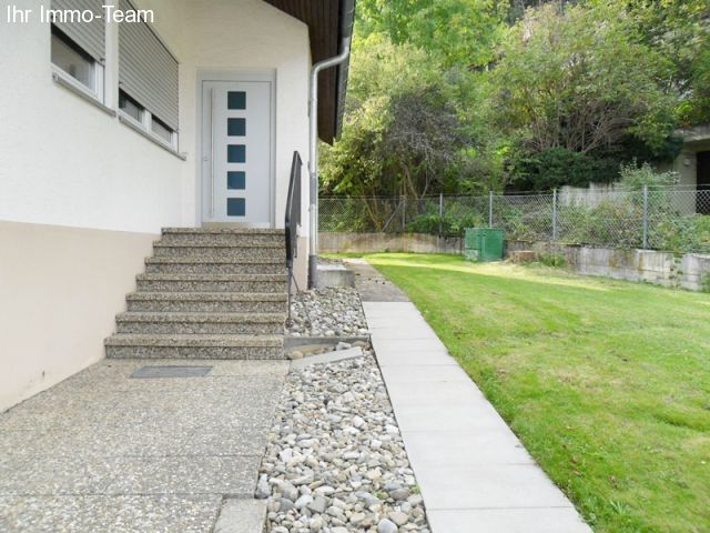Trochtelfingen: *Ruhe-Oase pur*  Einfamilienhaus mit Garagen  Trochtelfingen: *Ruhe-Oase pur*  Einfamilienhaus mit Garagen
