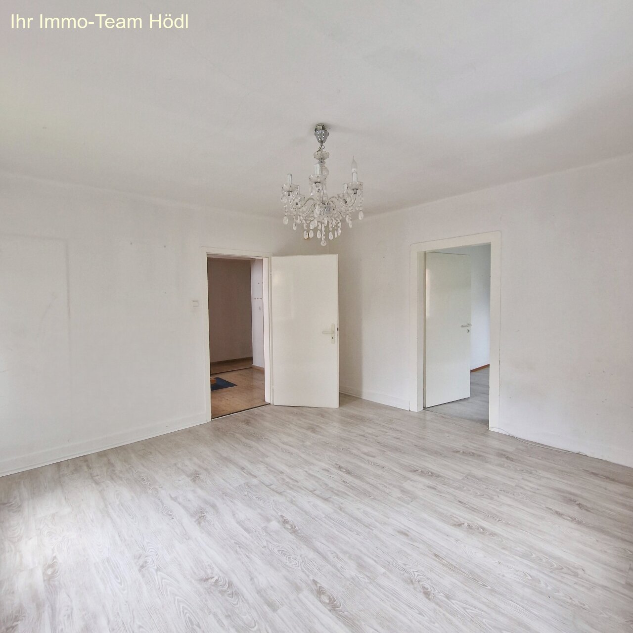 1. Zimmer / Durchgangszimmer EG