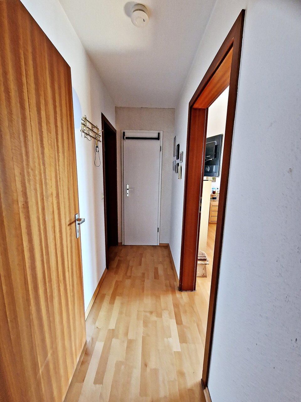Flur zum Schlafzimmer und Duschbad