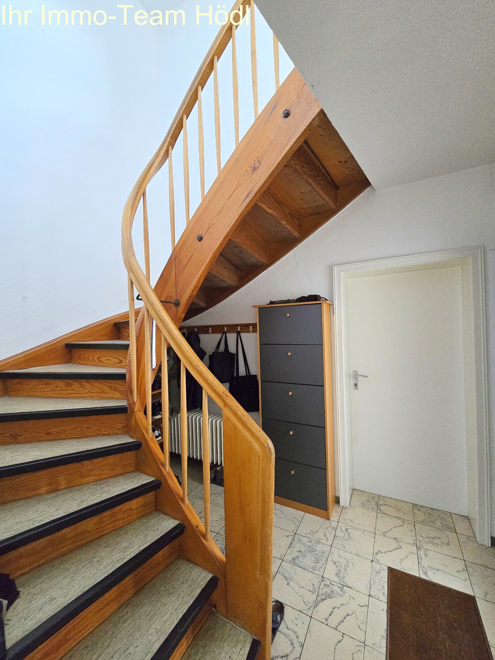 Treppenaufgang Einliegerwohnungen