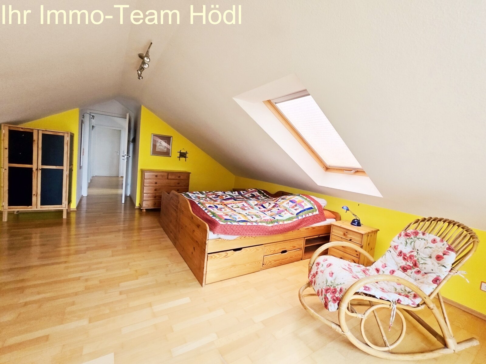 DG Zimmer Blick zur Türe