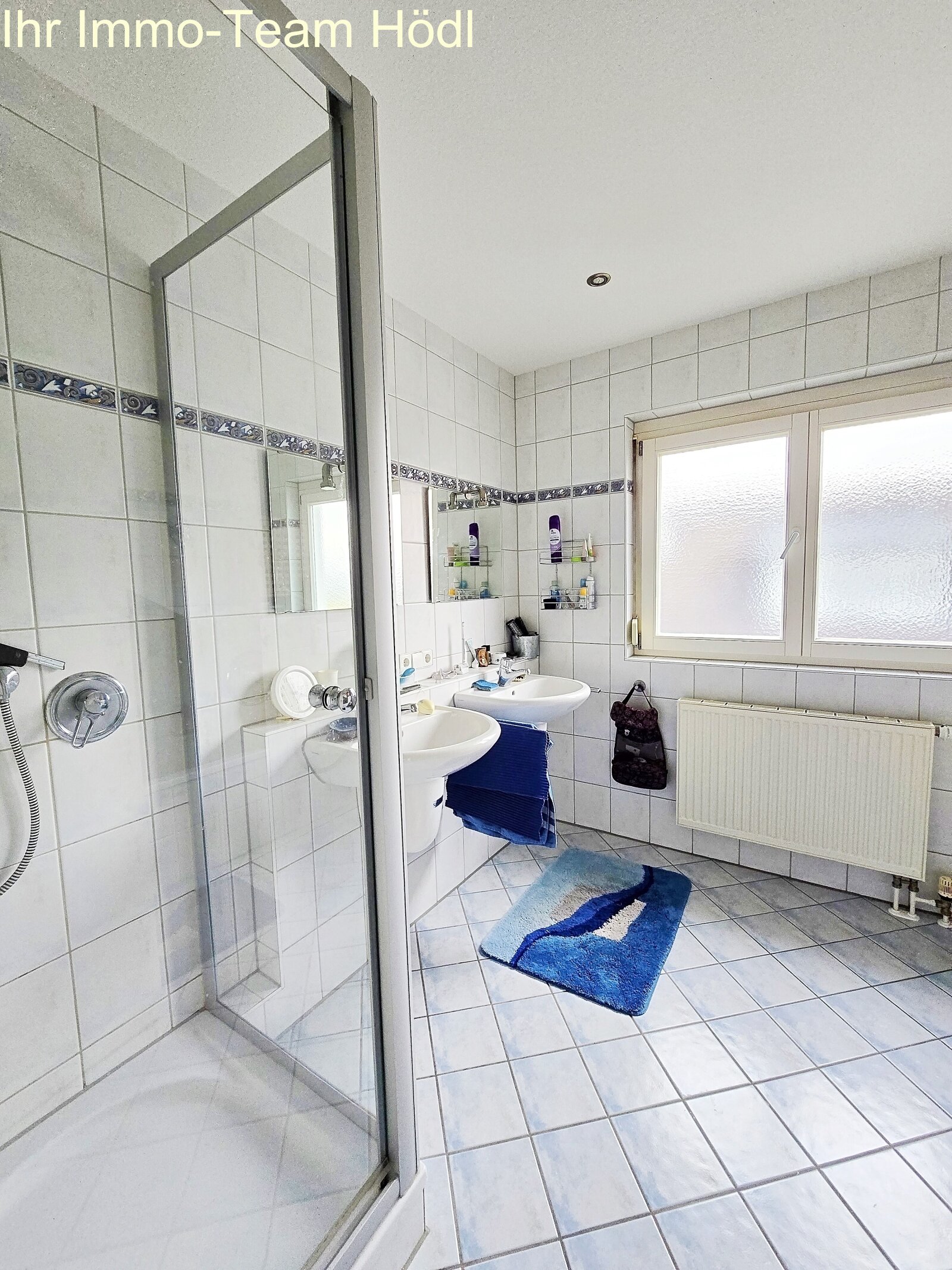 Badhälfte OG mit Dusche