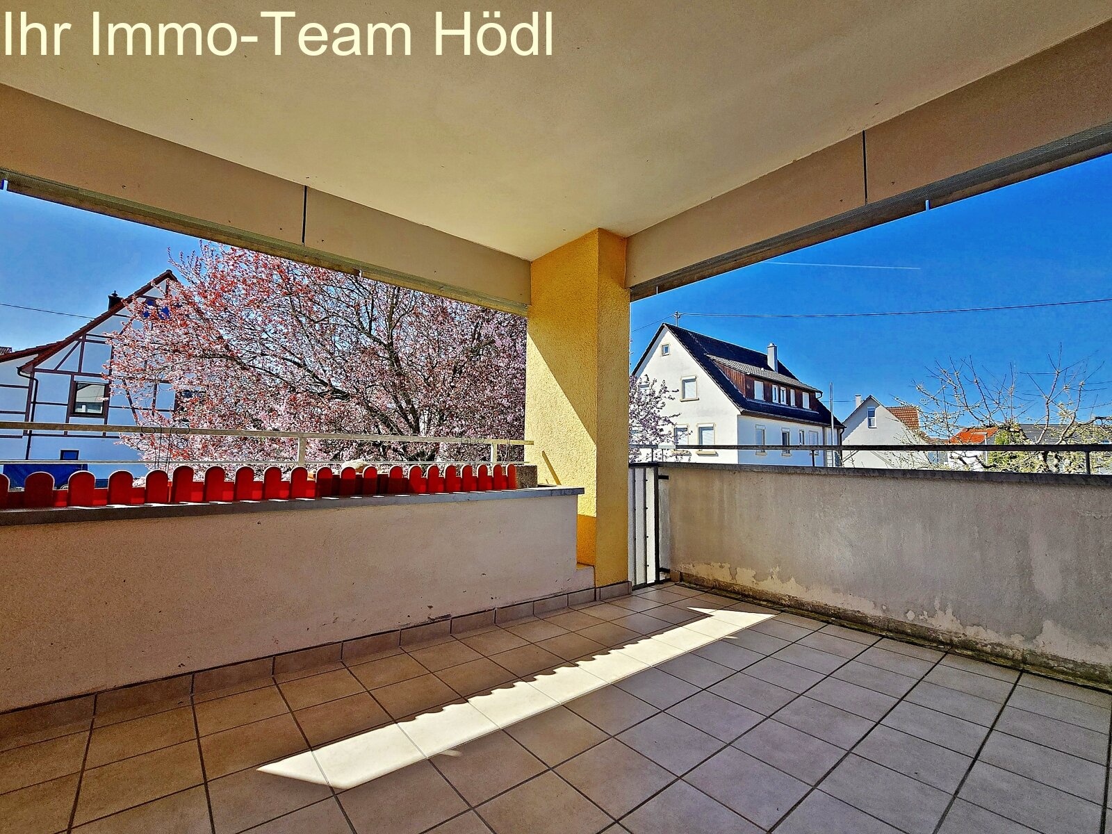 großer Balkon 
