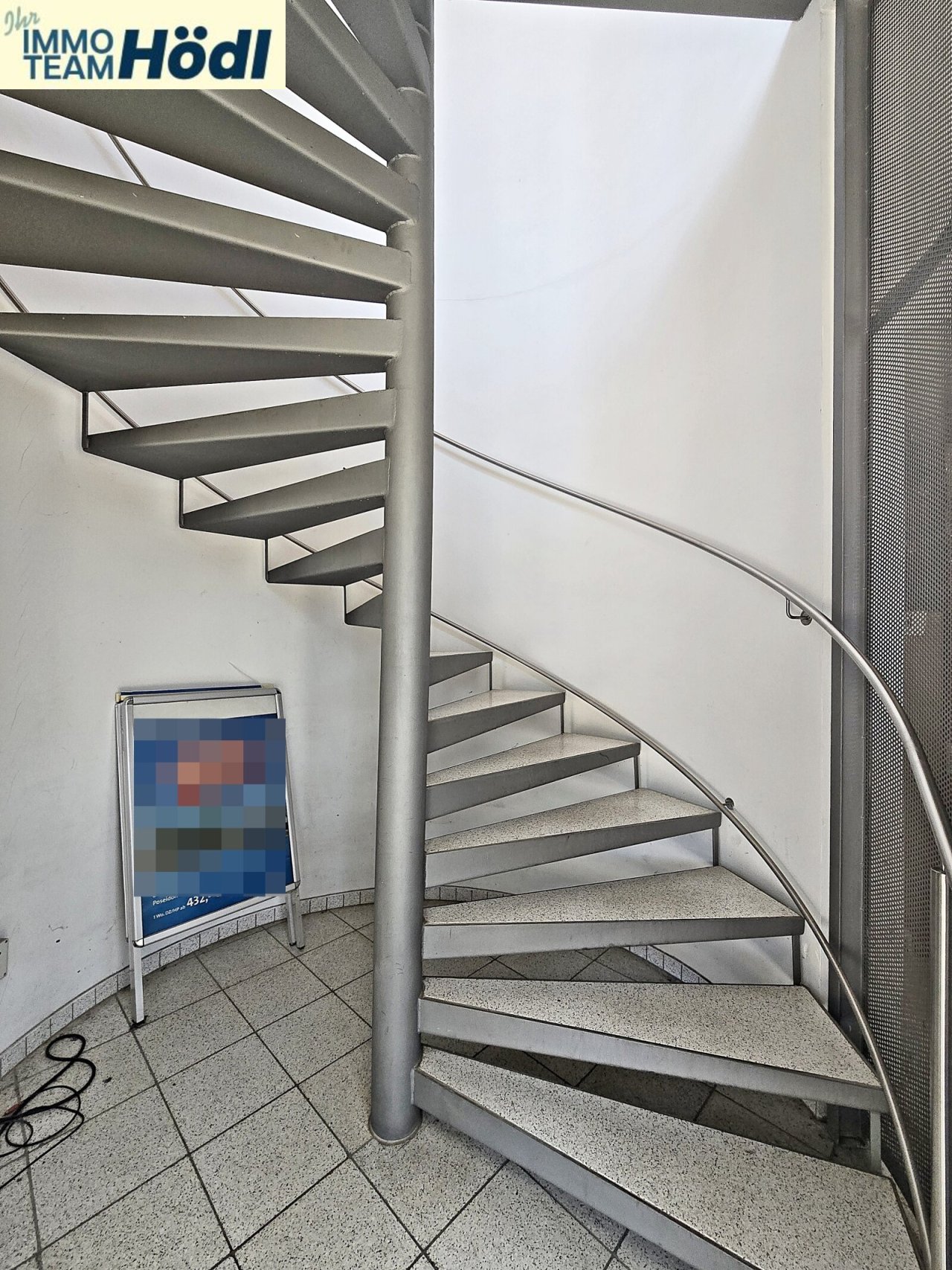 Treppe zur Gewerbeeinheit 