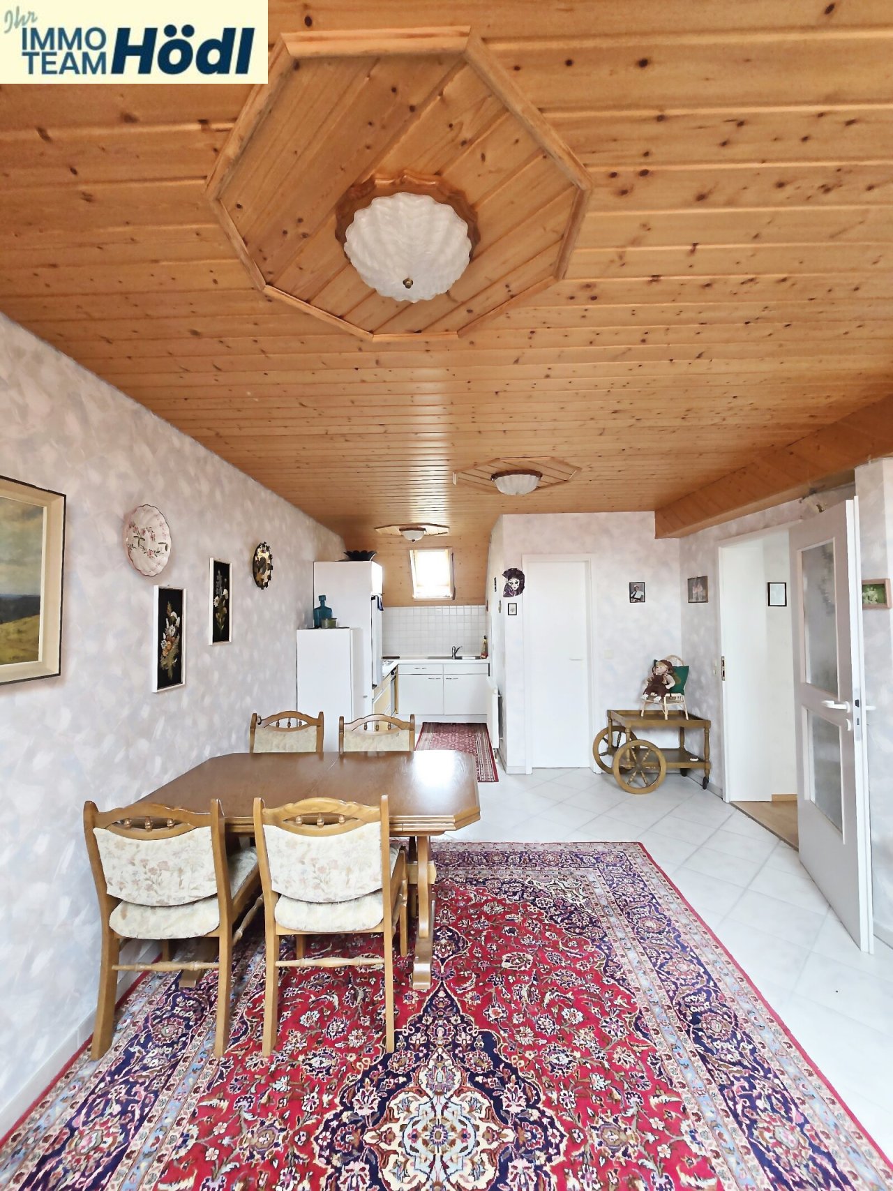 Wohnzimmer OG inkl. Einbauküche Wohnzimmer OG inkl. Einbauküche