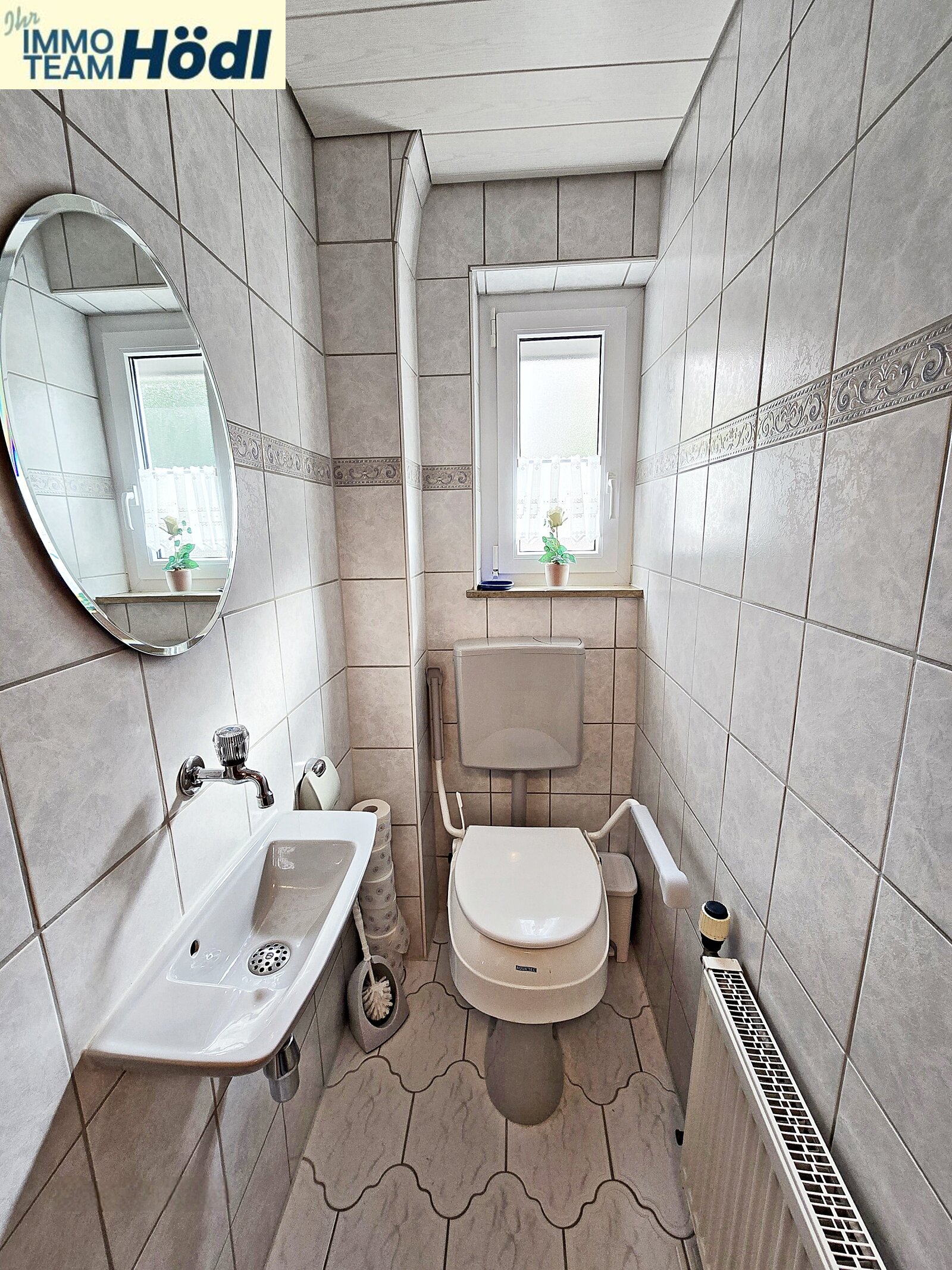 WC mit Waschbecken WC mit Waschbecken