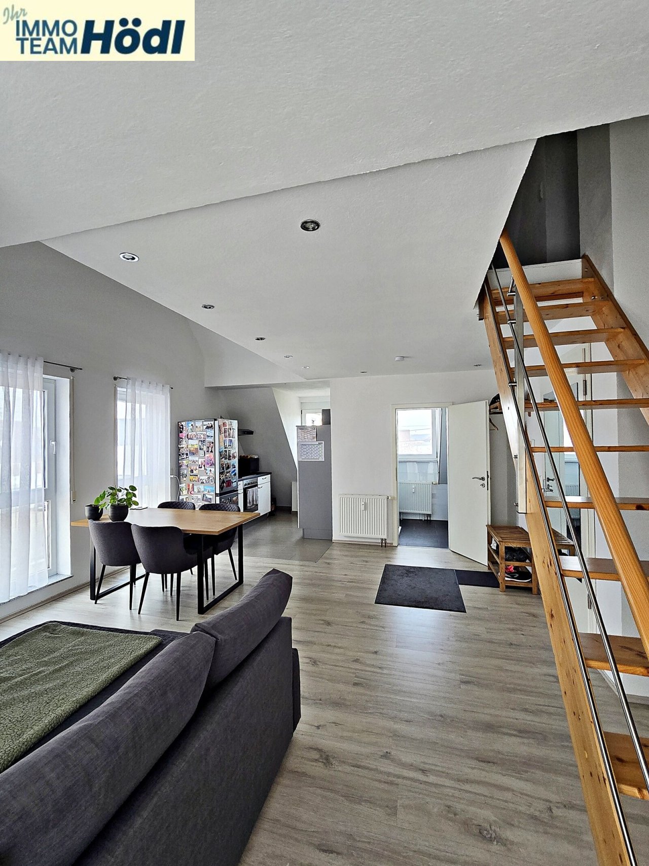 2. Foto Wohn- Schlaf und Esszimmer