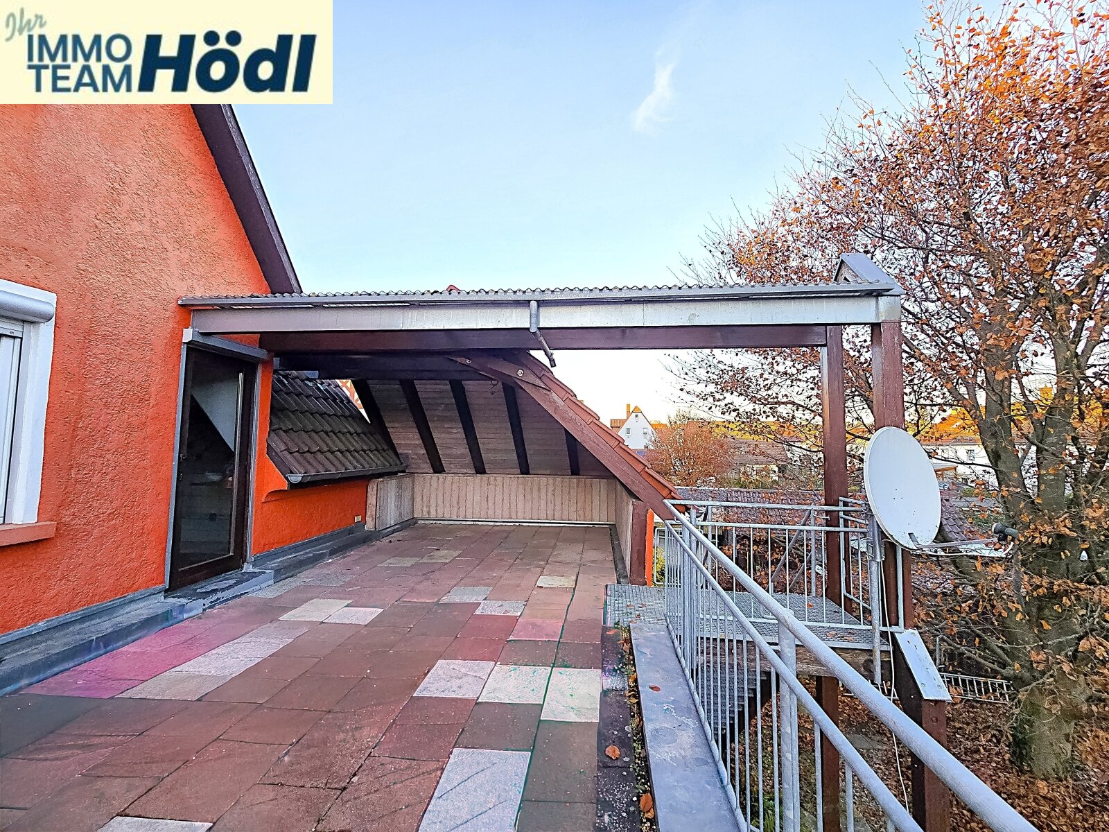 Dachterrasse mit Blick zur Überdachung