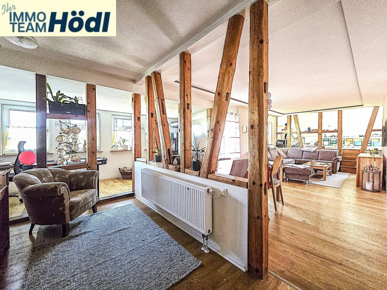 Helles Wohn- und Esszimmer mit Wohlfühlatmosphäre