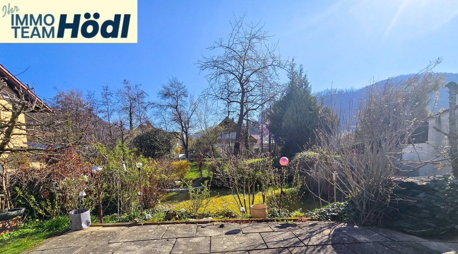 Doppelhaushälfte mit Garten und Garage – viel Platz für die ganze Familie 