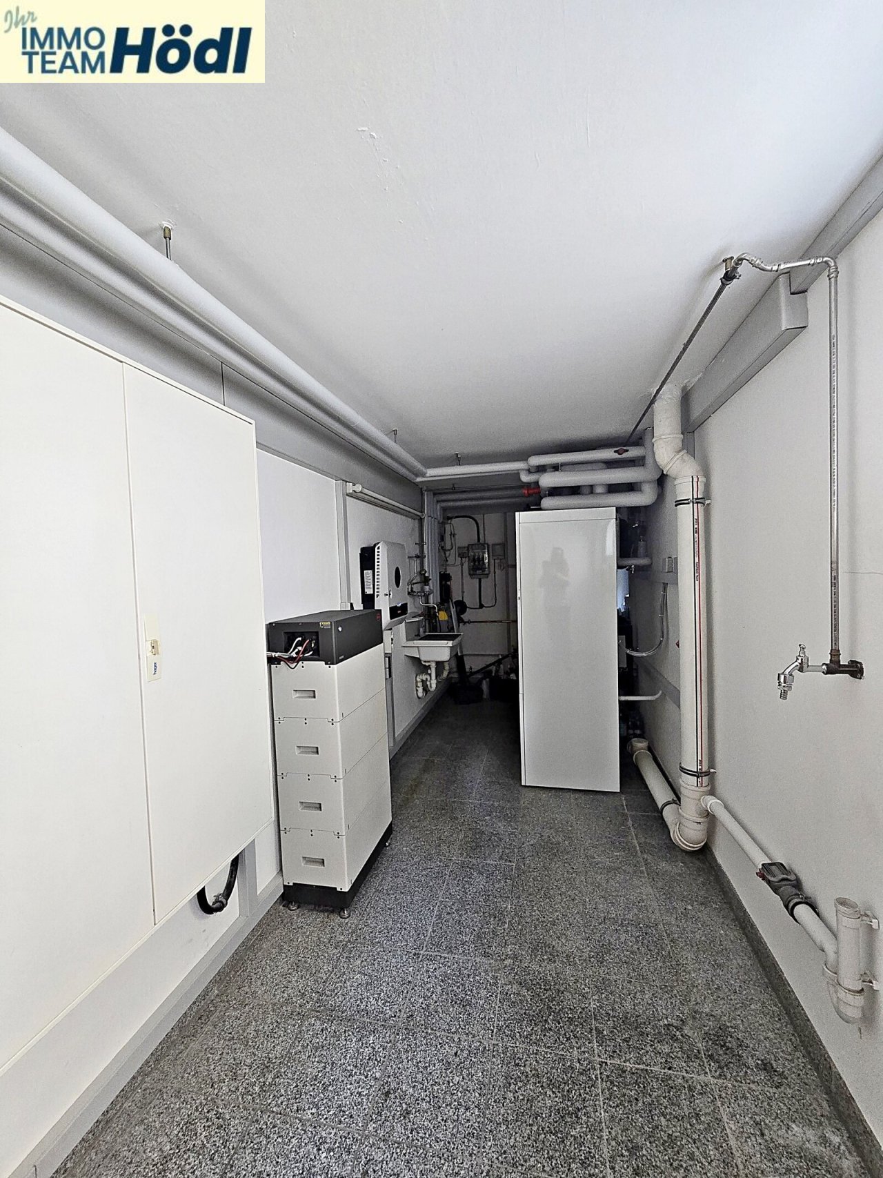 Wasch und Trockenraum mit Technik