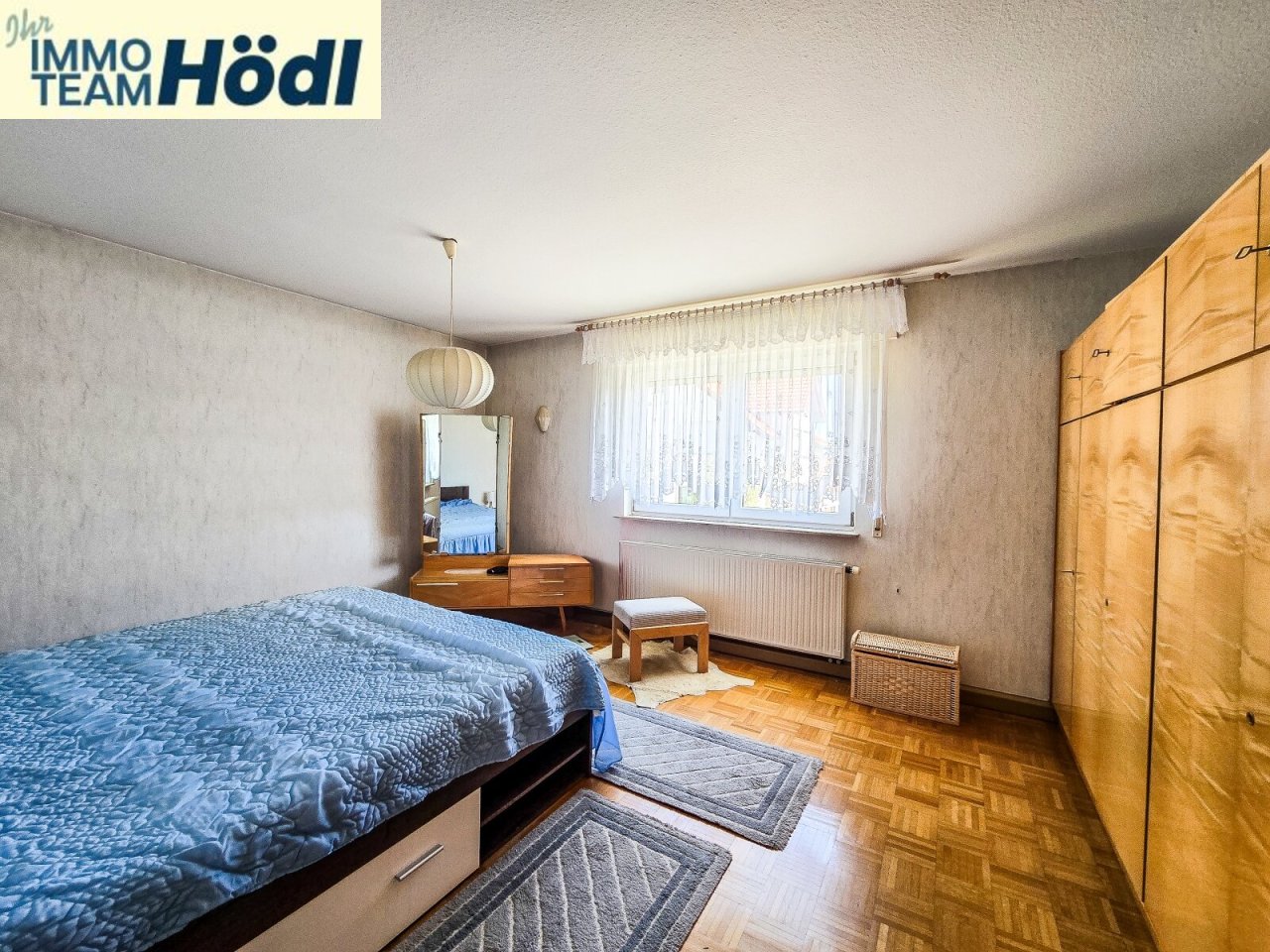  Schlafzimmer Wohnung OG