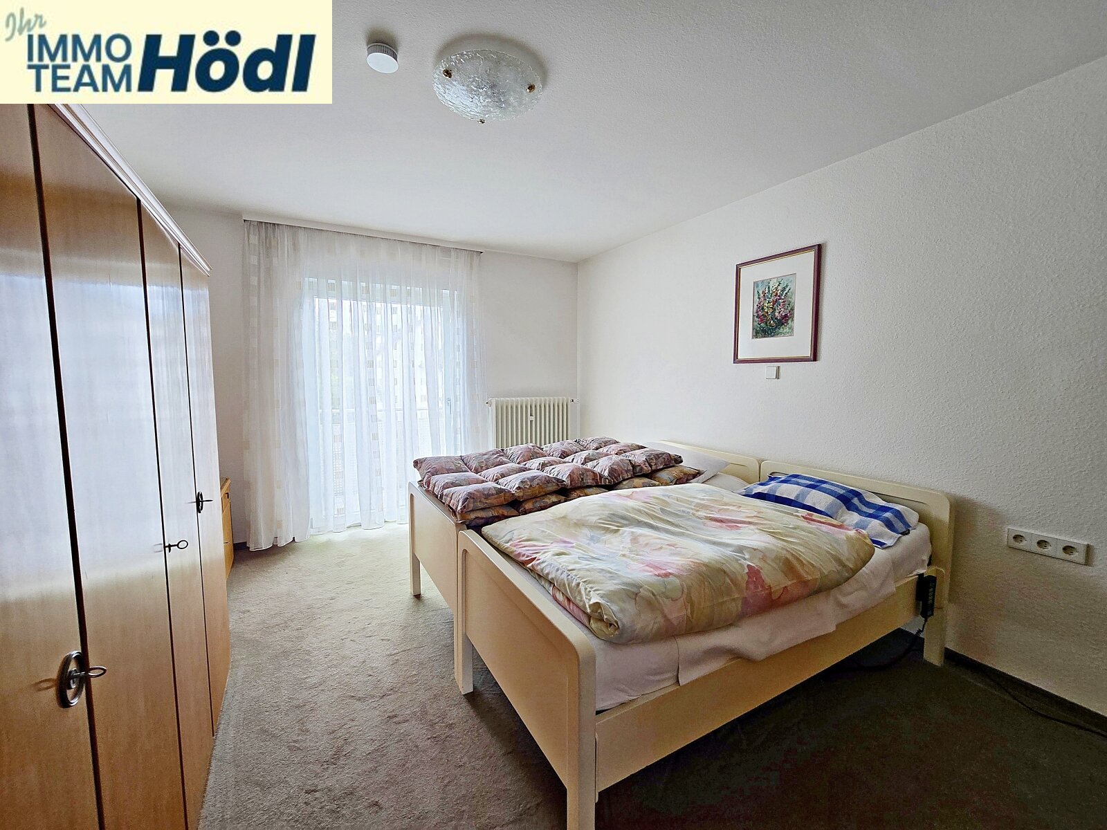 Schlafzimmer mit Zugang zum Balkon im OG Schlafzimmer mit Zugang zum Balkon im OG