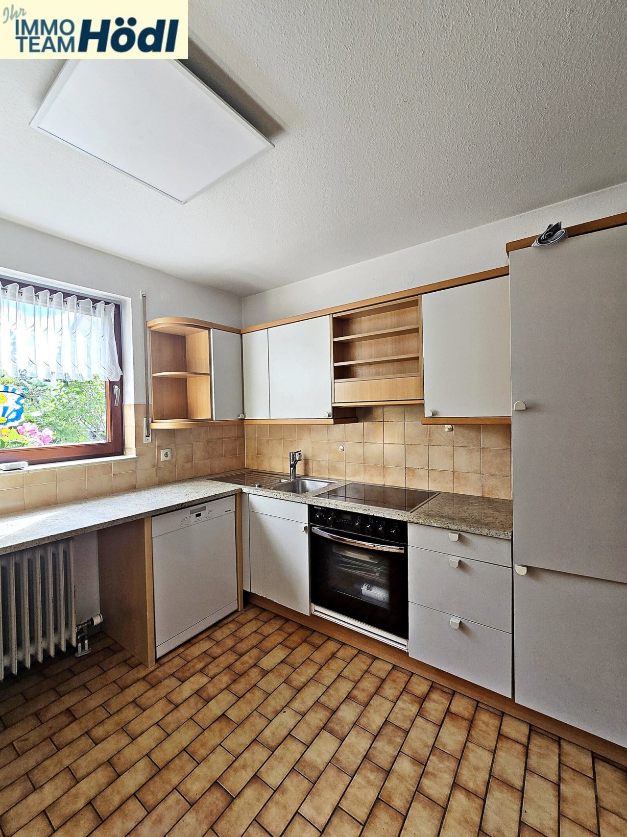 1.Foto Küche samt Einbauküche 1.Foto Küche samt Einbauküche