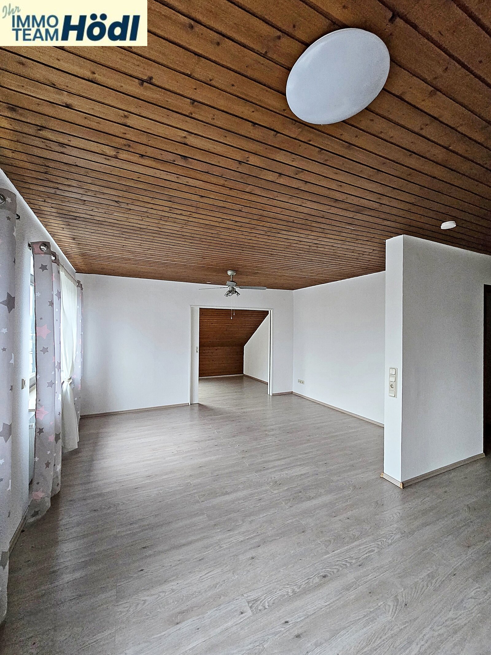 Schlafzimmer mit Ankleide