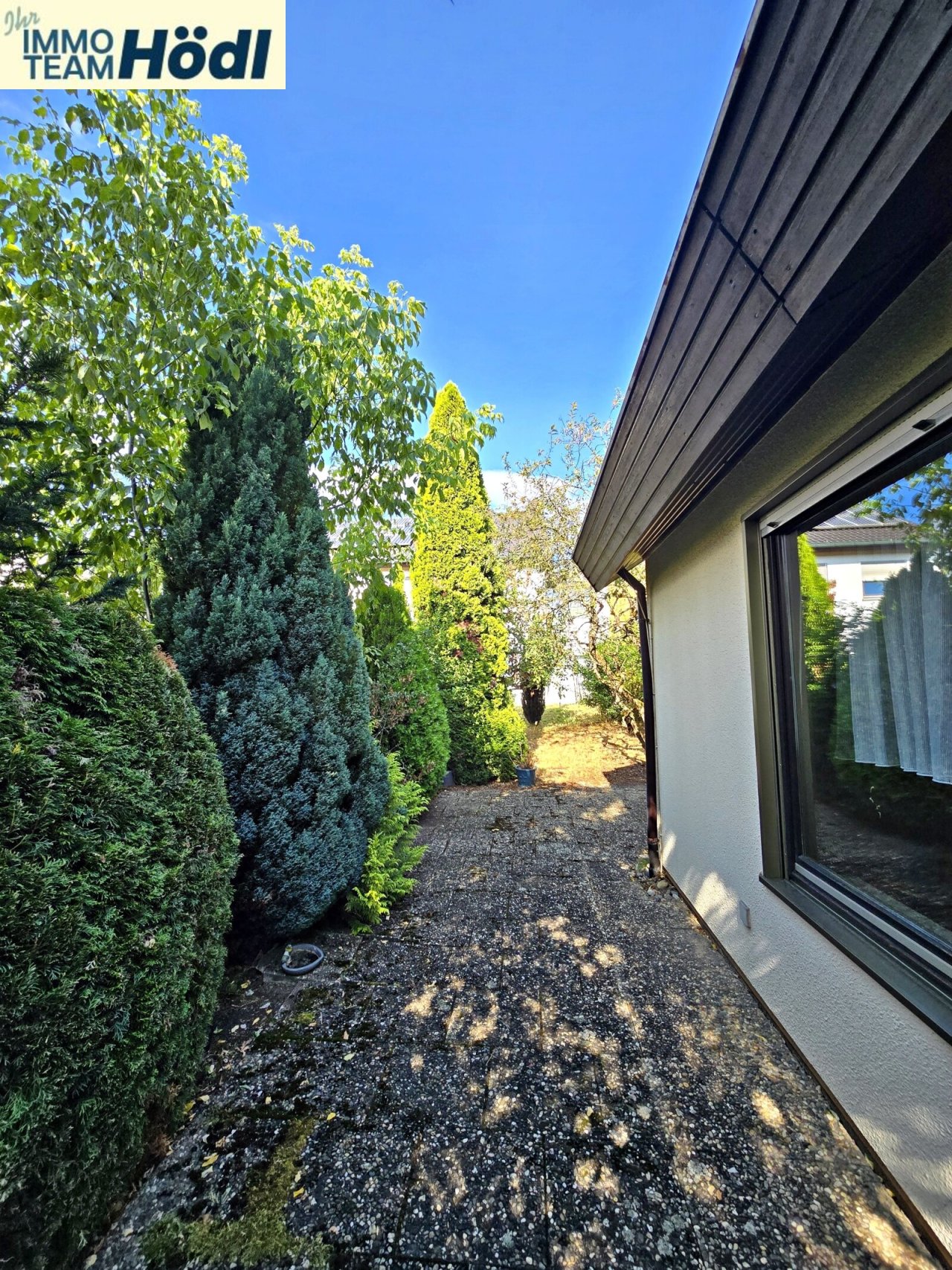 seitliche Terrasse