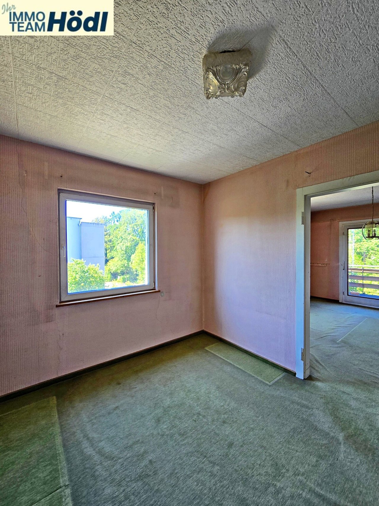 1.Zimmer im OG (Durchgangszimmer) 1.Zimmer im OG (Durchgangszimmer)